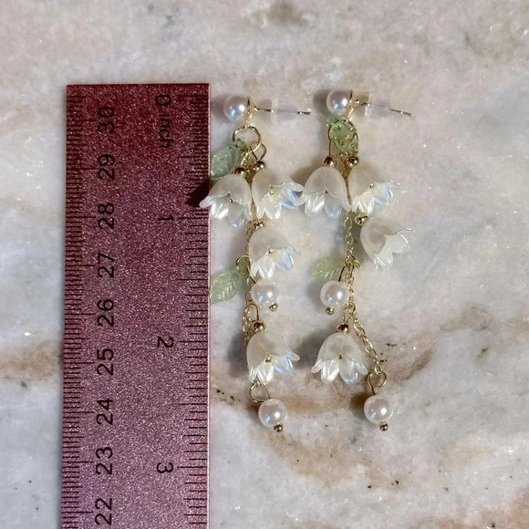 Faux Pearl Studs w/ Lily of the Valley Pearl Finish Dangle Earrings Gold Tone - Picture 3 of 3